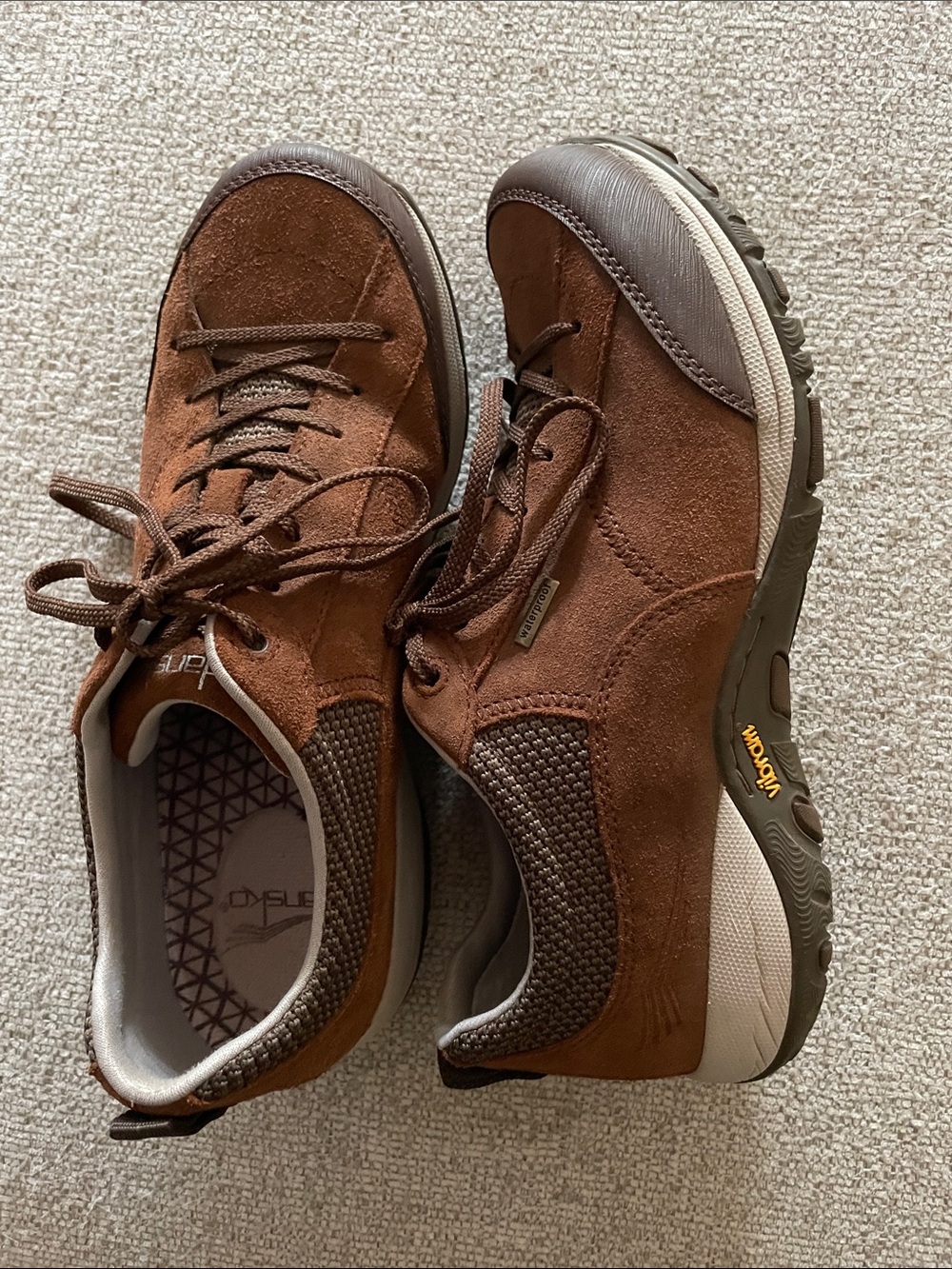 Women’s Dansko waterproof sneakers comfort sz 39